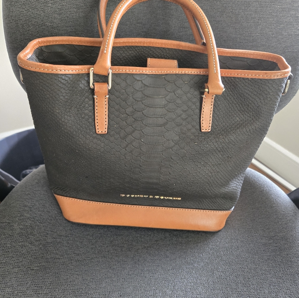 Dooney &Bourke Unusual Black and Tan Textured Handbag